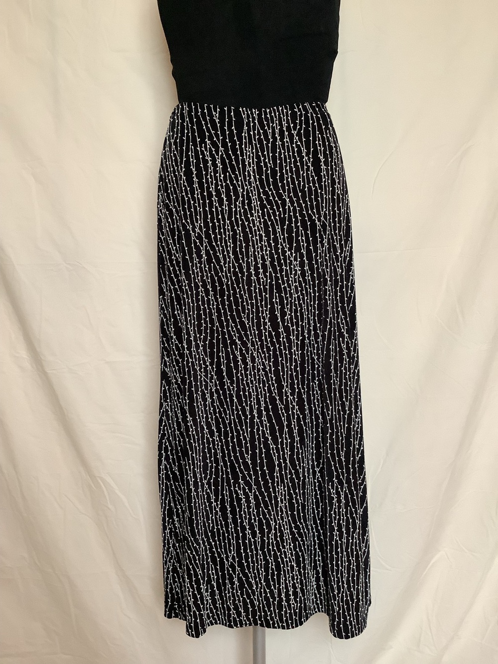 Dressbarn Stretch Maxi Skirt-Black with Raised White Branch Pattern-Large
